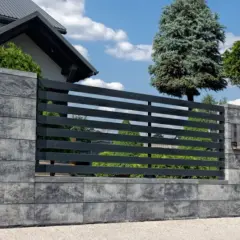 Płot betonowy: Ile kosztuje? Pełny przewodnik cen 2026