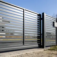 Czarne czy grafitowe ogrodzenie panelowe? Wybierz idealny kolor!