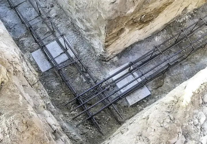 Łączenie zbrojenia w fundamentach: Jak to zrobić bezpiecznie i trwale?