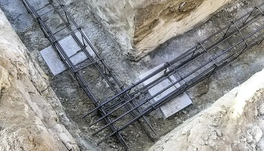 Łączenie zbrojenia w fundamentach: Jak to zrobić bezpiecznie i trwale?