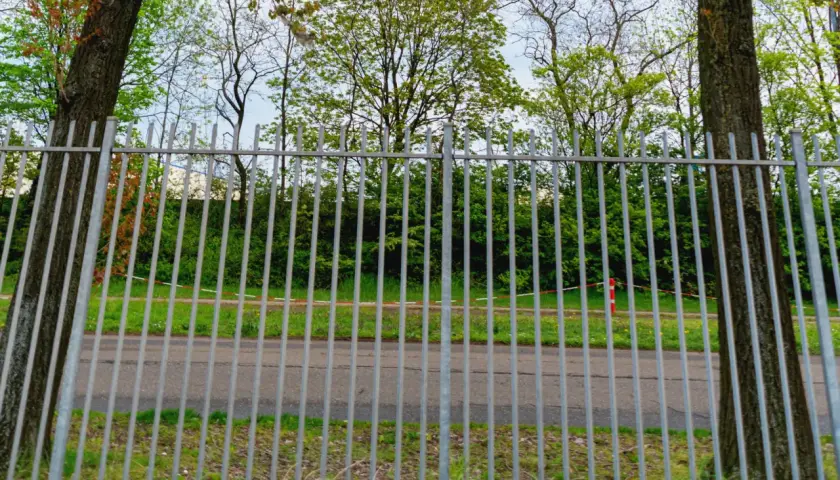 Ogrodzenie: 2,20 m bez formalności? Uniknij kar!
