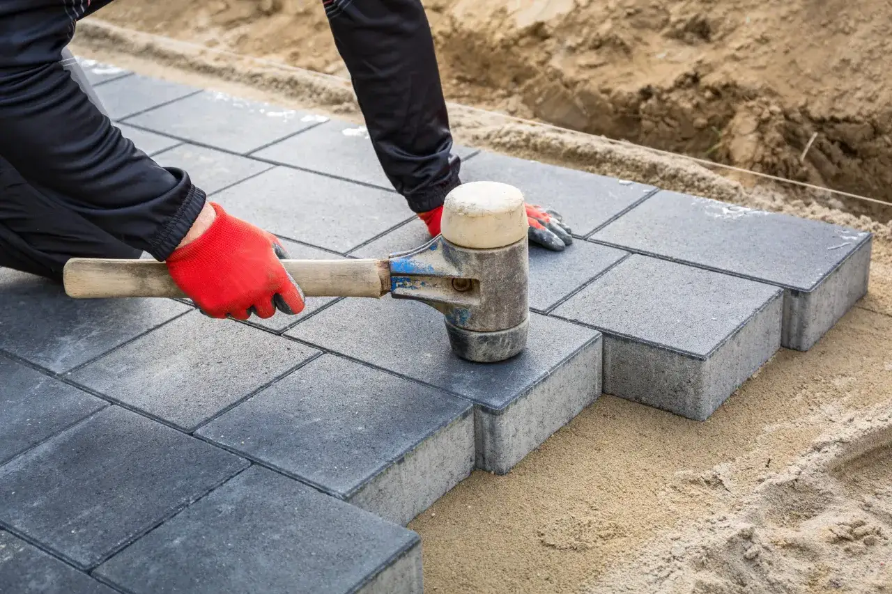 Planowanie podjazdu z kostki brukowej spadek odwodnienie